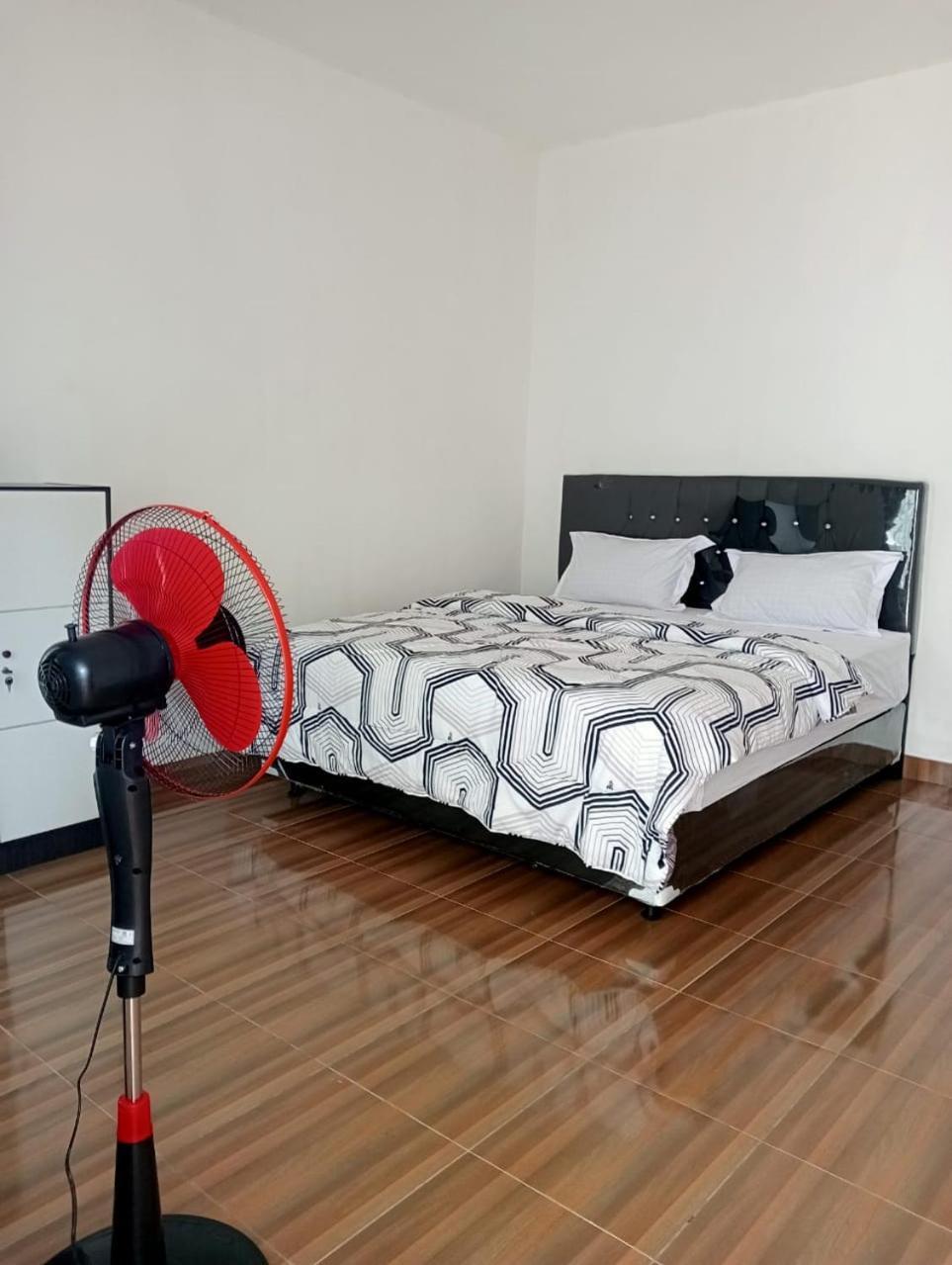 Tiu Kelep Homestay Сенару Экстерьер фото